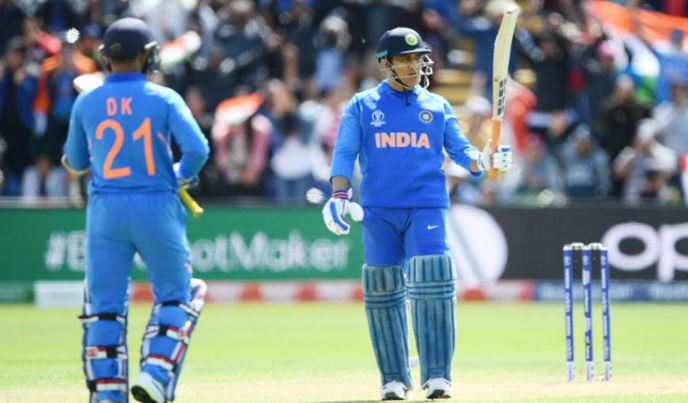 दिनेश ने तोड़ा Dhoni का रिकॉर्ड,T20 क्रिकेट में ऐसा करने वाले पहले भारतीय