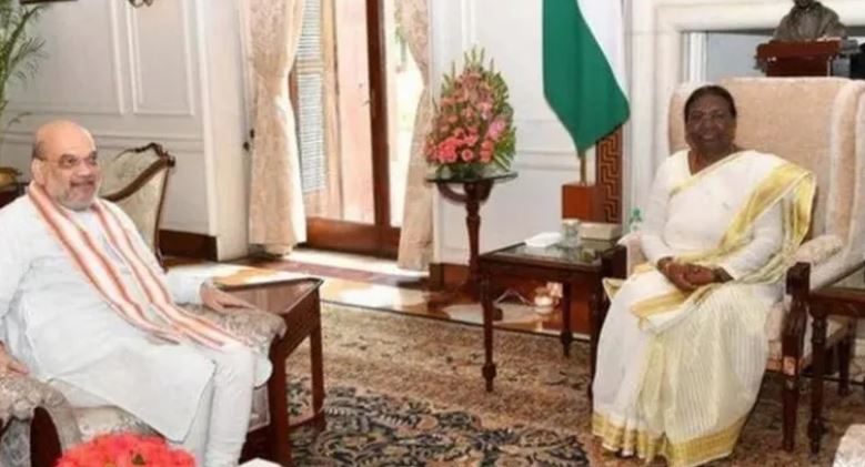 ‘राष्ट्रपत्नी टिप्पणी’ को लेकर भड़के विवाद के बीच शाह ने राष्ट्रपति द्रौपदी मुर्मू से की मुलाकात