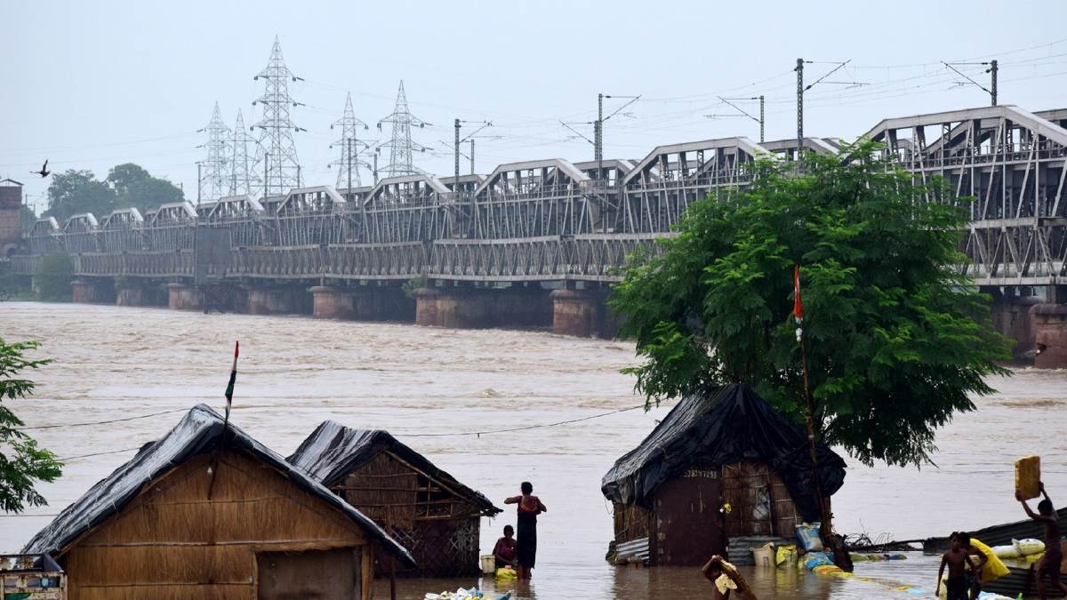 बाढ़ ग्रस्त इलाकों में 500 से अधिक रह रही गर्भवती महिलाएं