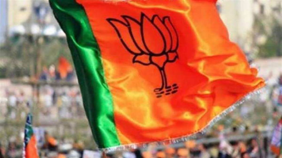BJP की ओर से  वाराणसी से गुजरात में चुनाव लड़वाने की तैयारी