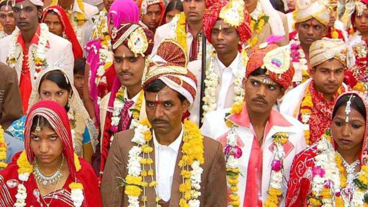 मुख्यमंत्री सामूहिक विवाह योजना के तहत योगी सरकार इस बार यूपी में दस हजार से अधिक शादियां कराएगी।