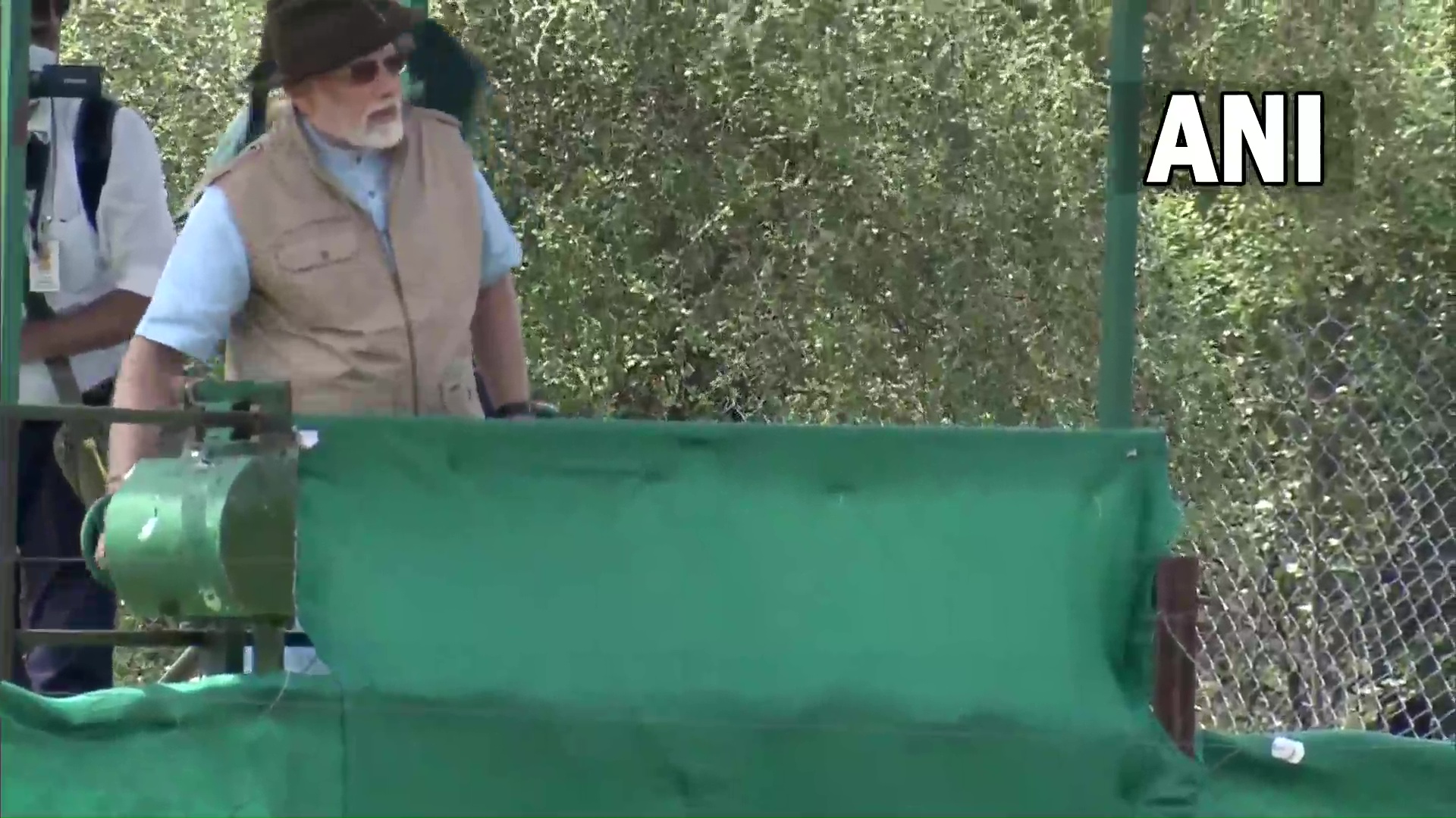पीएम मोदी ने अपने जन्मदिन के शुभ अवसर पर कूनो राष्ट्रीय उद्यान में 8 चीतों को छोड़ा