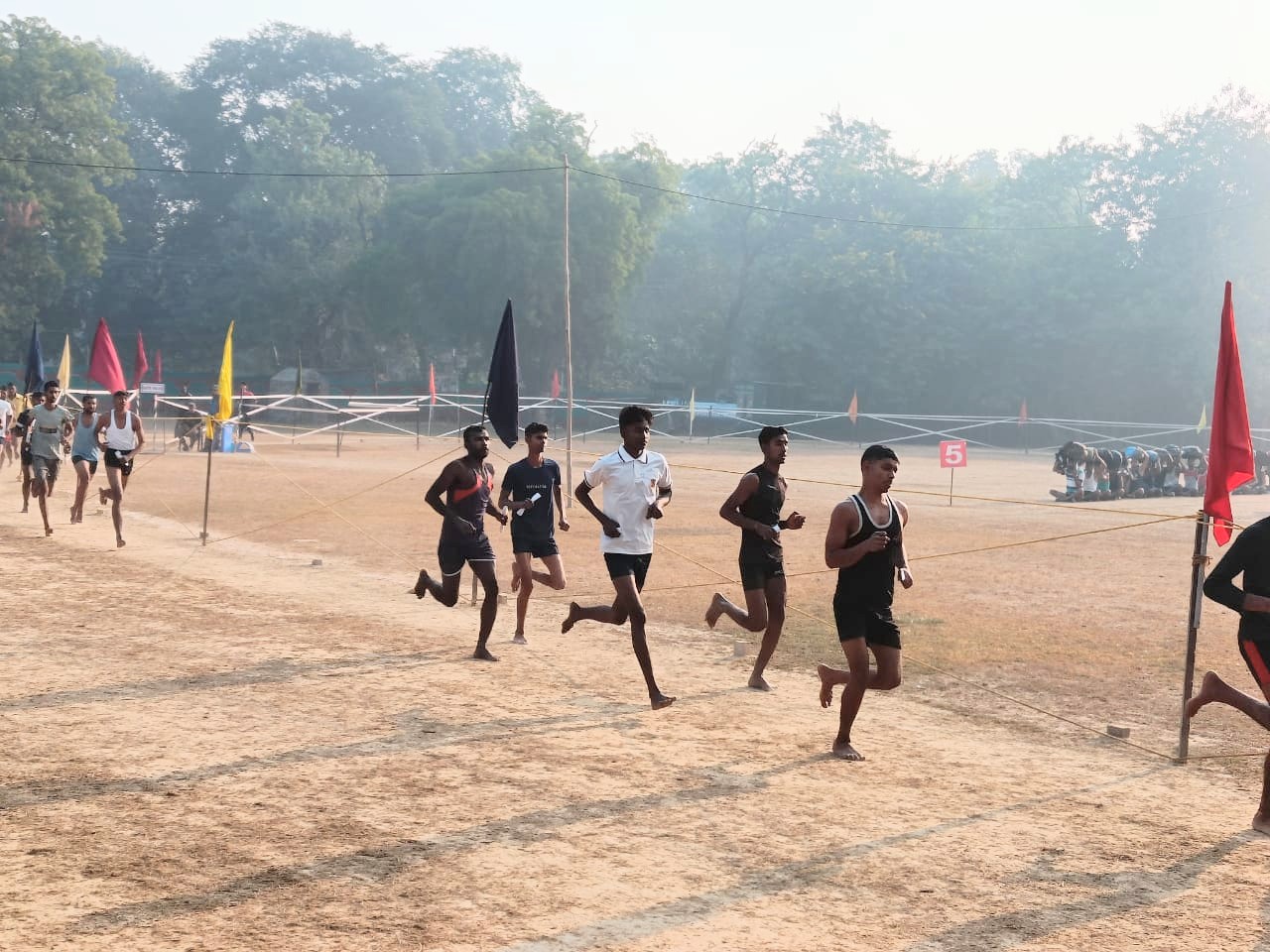 गाजीपुर ,भदोही और चंदौली के युवकों ने लगाई दौड़