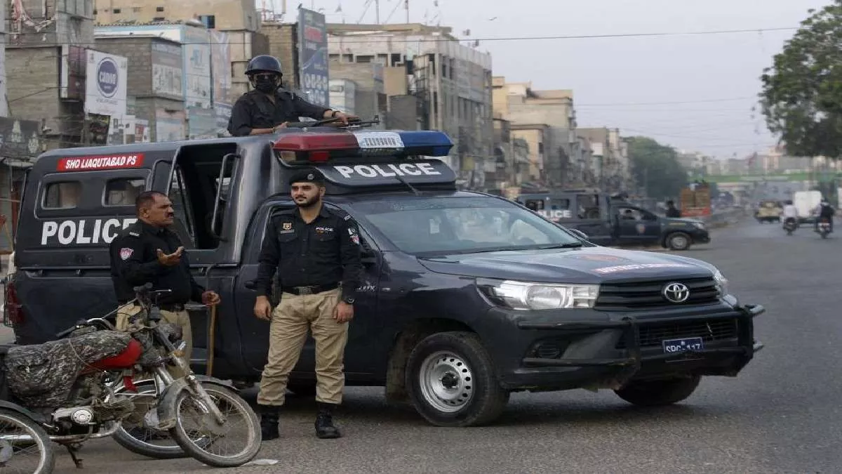 पाकिस्तान के खैबर पख्तूनख्वा में हुए आतंकी हमले में 3 पुलिसकर्मी घायल