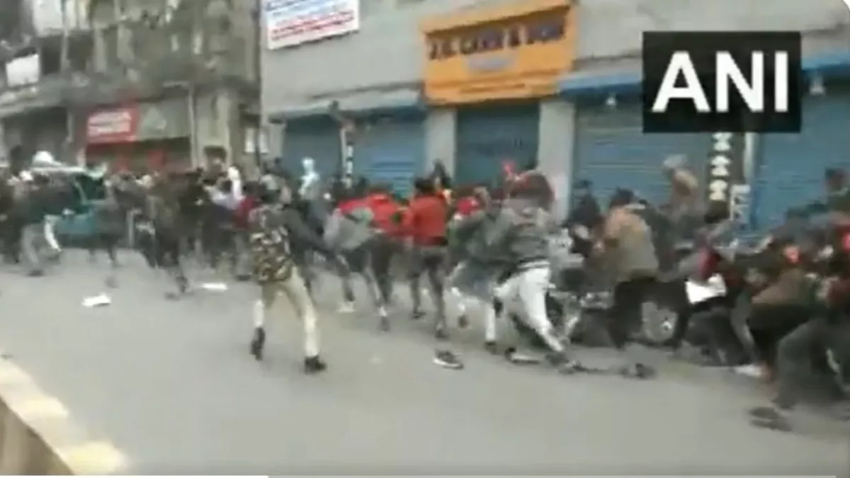 पटना में BSSC अभ्यर्थियों पर लाठीचार्ज, प्रदर्शन के दौरान पुलिस ने बरसाए डंडे; कई गिरफ्तार
