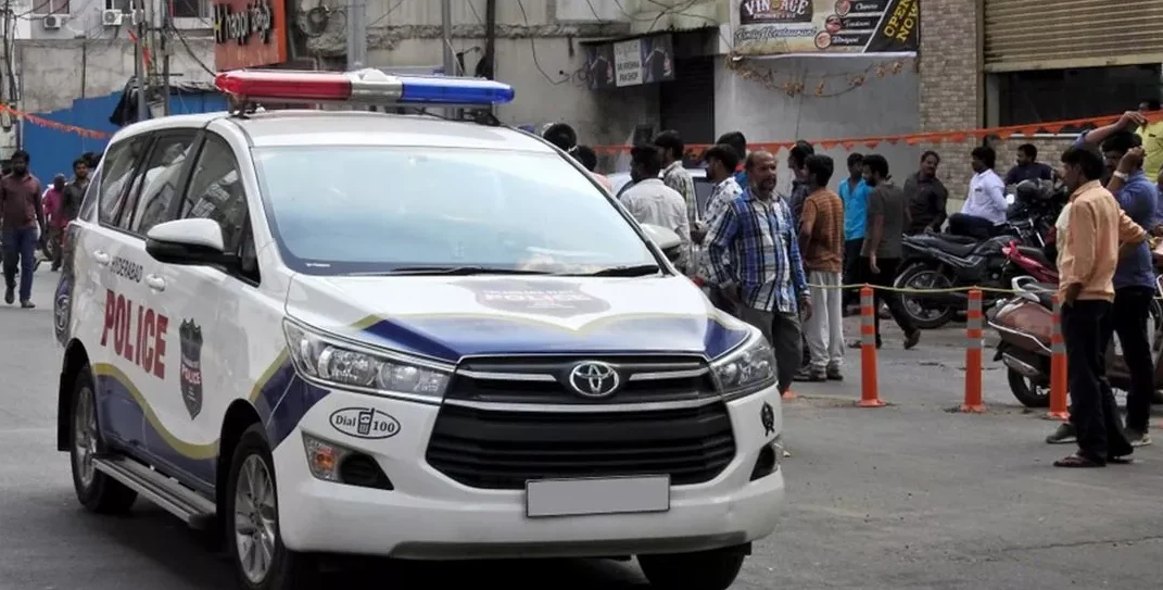 सड़क पार कर रहे IIT दिल्ली के 2 छात्रों को कार चालक ने कुचला, 1 की मौत; एक घायल