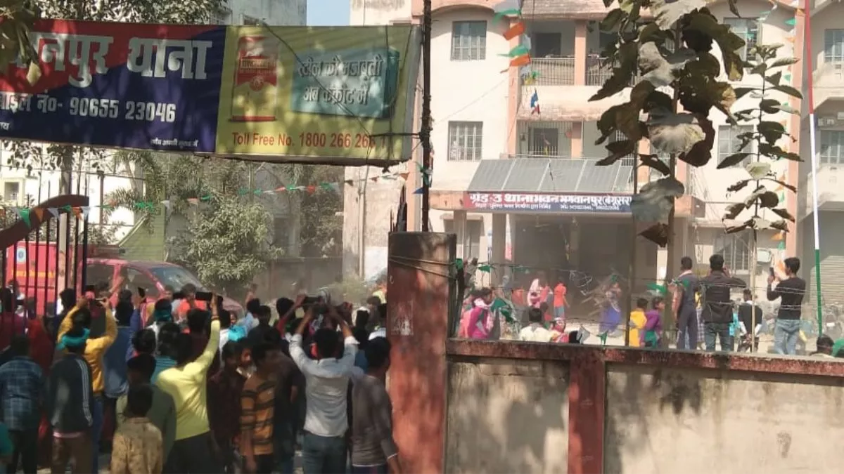 युवक की हत्या के बाद भगवानपुर में बवाल