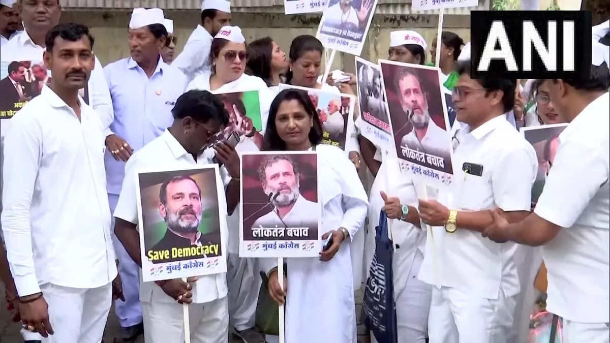 सूरत कोर्ट में अपील दायर करने पहुंच रहे राहुल, हिरासत में कांग्रेस के कई कार्यकर्ता