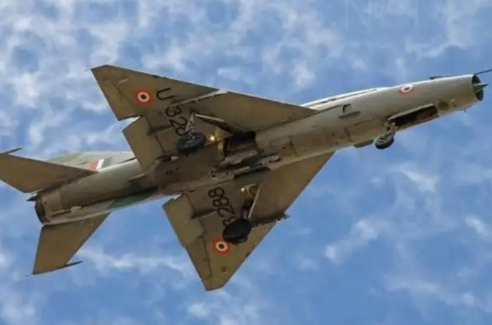 63 साल में 400 हादसे,200 पायलटों और 50 नागरिकों की मौत… मिग-21 क्यों बना भारत की मजबूरी?