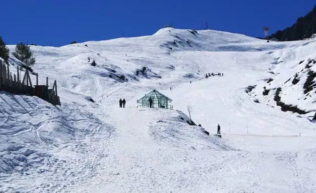 इस खूबसूरत जगह को कहा जाता है उत्तराखंड का स्विटजरलैंड,यहां की हरियाली और मौसम जीत लेगी आपका दिल