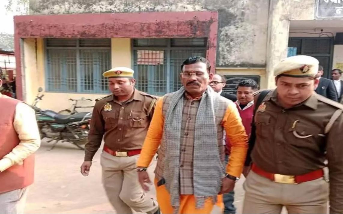 नाबालिक से दुष्कर्म में भाजपा विधायक रामदुलार गोंड़ को 25 वर्ष कैद,10 लाख अर्थदंड: