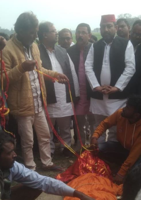 मृतकों के परिवार के प्रति सहानुभूति सरकार से आर्थिक मदद की सपा अध्यक्ष ने की मांग