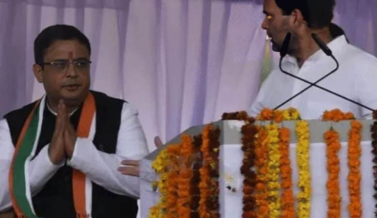 कांग्रेस को एक और झटका,FB छोड़कर पॉलिटिक्‍स में आए मनीष खंडूरी ने दिया इस्‍तीफा