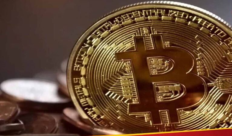 Bitcoin पहली बार 72000 डॉलर के पार,1।32 रुपये लगाने वाले करोड़पत‍ि