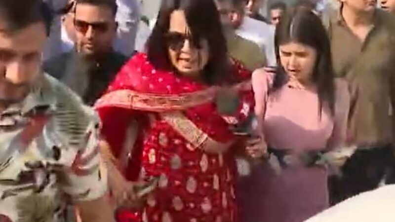 लेडी डॉन के हाथों में सजी मेहंदी,काला जठेड़ी संग आज 7 फेरे लेगी अनुराधा