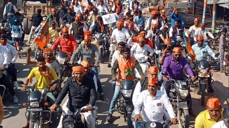 प्रधानमंत्री नरेंद्र मोदी को वाराणसी लोकसभा से पुनः प्रत्याशी बनाये जाने पर भाजपा के पदाधिकारियों ने निकाला बाइक रैली
