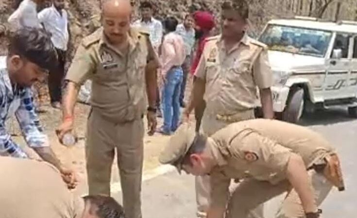 टैंकर व बाइक की आमने सामने से जोरदार टक्कर,तीन लोगों की मौके पर मौत