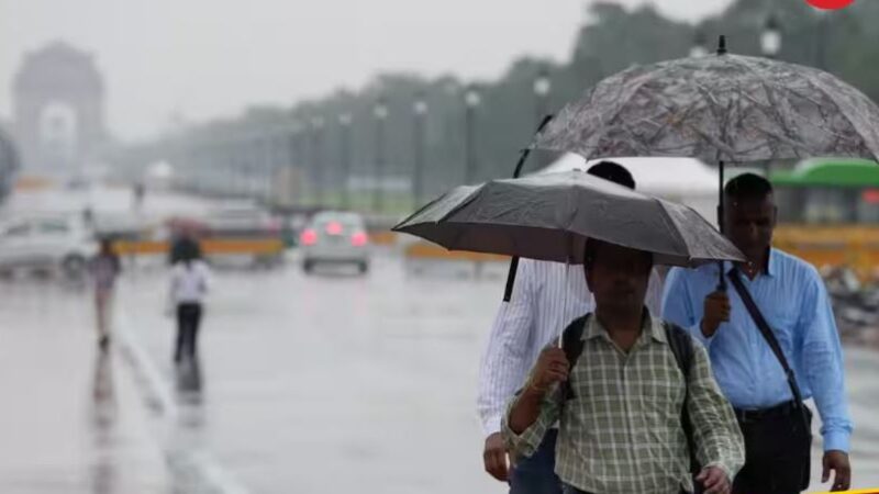 52 डिग्री की झेली मार..अब दिल्ली-NCR में बरसे बदरा,झमाझम बारिश से खिले लोगों के चेहरे