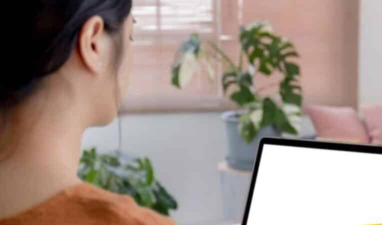 नोएडा में डॉक्टर को 7 घंटे तक बनाया बंधक,पुलिस अफसर बन 46 लाख की ठगी