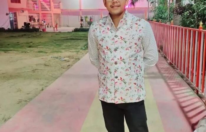 सड़क हादसे में हुई पालिका के कर्मचारी आयुष जायसवाल की मृत्यु,दो की हालत गंभीर