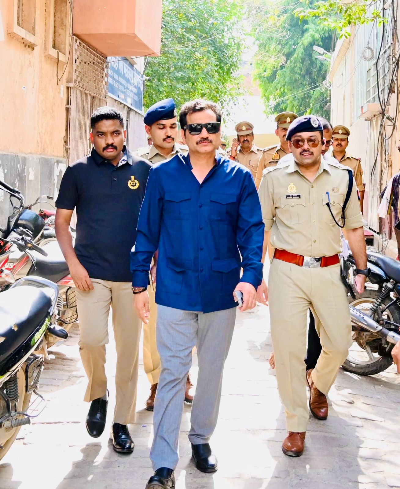जानिए,पुलिस आयुक्त संकटमोचन मन्दिर महंत के आवास क्यों पहुँचे