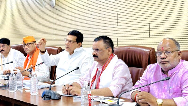 वाराणसी में 30 मई से चलेगा ‘नाला मुक्ती अभियान’, दर्जनों अतिक्रमणकारियों पर गिरेगी गाज़