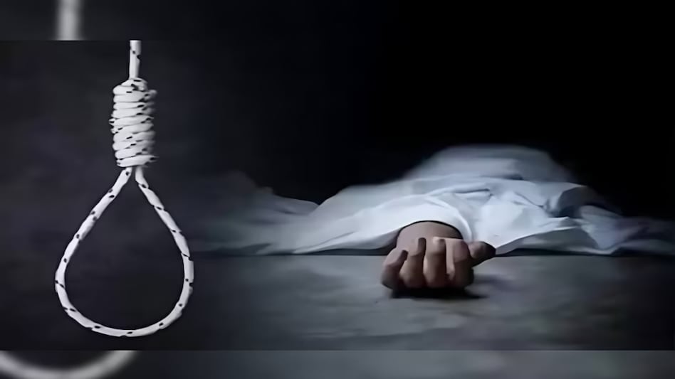 महिला ने फांसी लगाकर की आत्महत्या, पुलिस जांच में जुटी