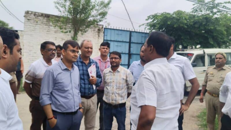 वाराणसी में बाढ़ संभावित क्षेत्रों का किया निरीक्षण