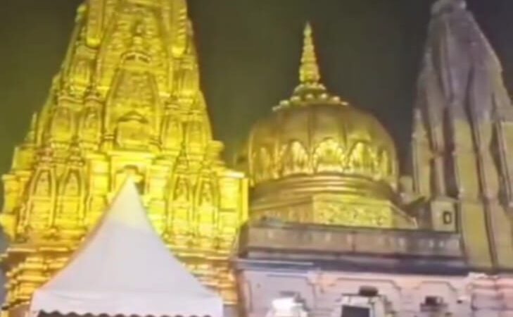 काशी में उमड़ा भक्तिभाव: पुलिस की व्यवस्था से अभिभूत हुए श्रद्धालु