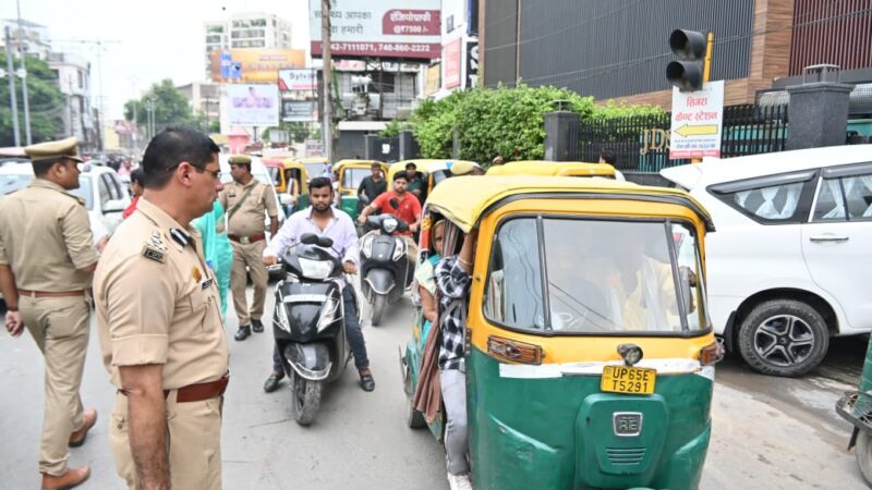 श्रावण के द्वितीय सोमवार की तैयारी को लेकर पुलिस ने चलाया अतिक्रमण  अभियान