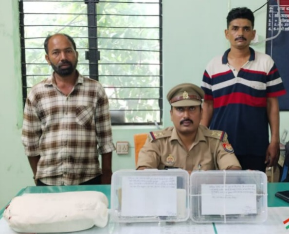 शातिर असलहा तस्करों को पुलिस ने किया गिरफ्तार