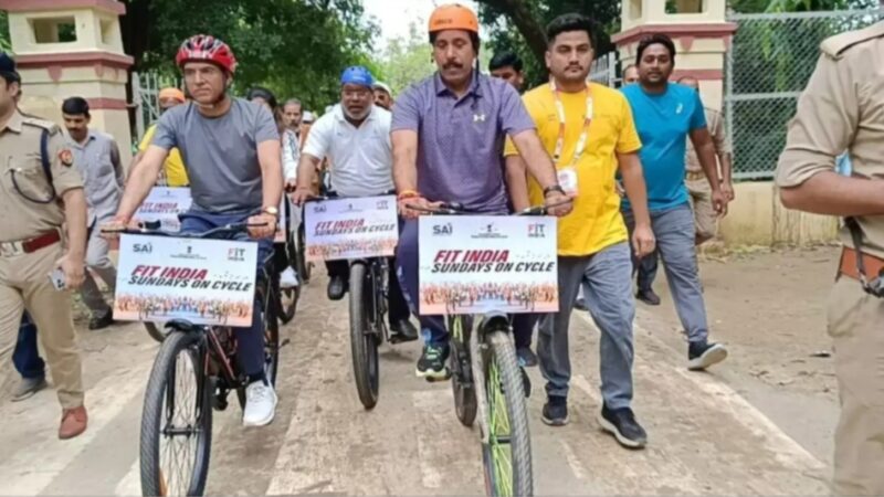 संडे फॉर साइकिल: केंद्रीय मंत्री ने युवाओं संग चलाई साइकिल