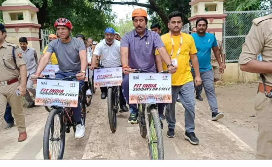 संडे फॉर साइकिल: केंद्रीय मंत्री ने युवाओं संग चलाई साइकिल