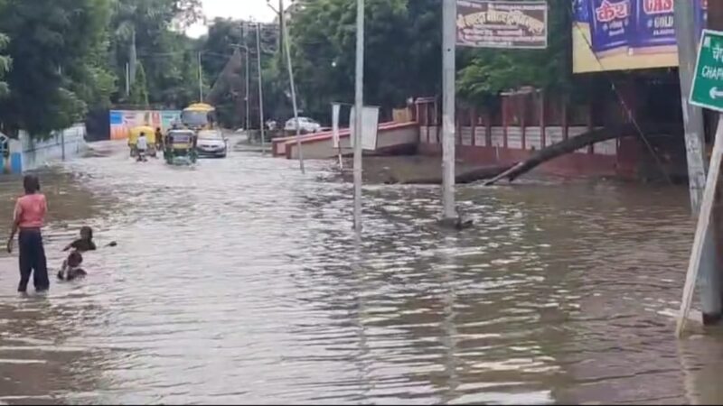 अजय राय ने जलभराव को लेकर सरकार पर साधा निशाना