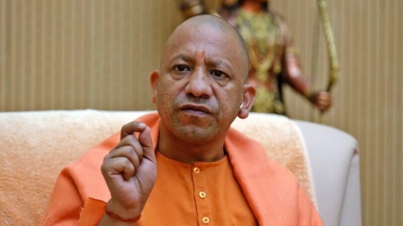 सपा और लोकतंत्र नदी के दो छोर : सीएम योगी का तीखा प्रहार