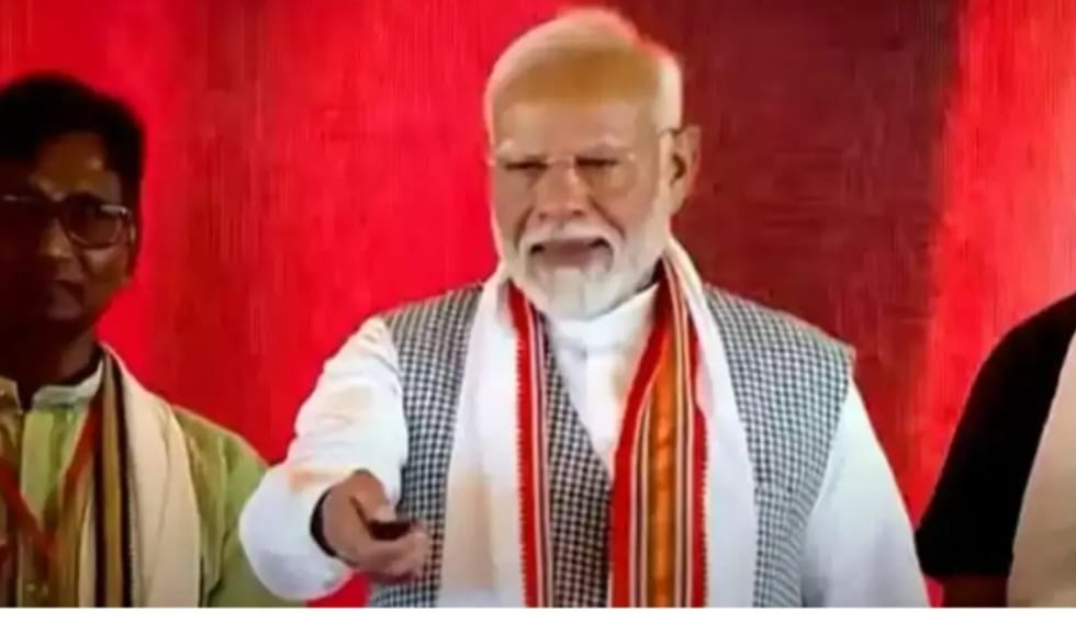 काशी से विकास का संकल्प: पीएम मोदी ने 52 योजनाओं की दी सौगात