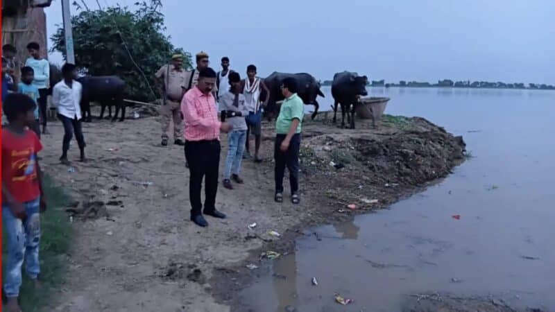 गाजीपुर : गंगा के बढ़ते जलस्तर को लेकर प्रशासन अलर्ट