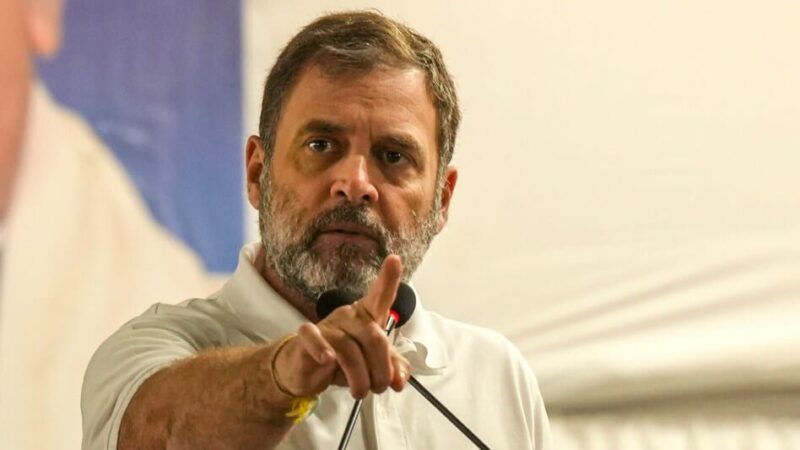 सेना पर टिप्पणी मामले में सुप्रीम कोर्ट ने लगाई राहुल गांधी को फटकार