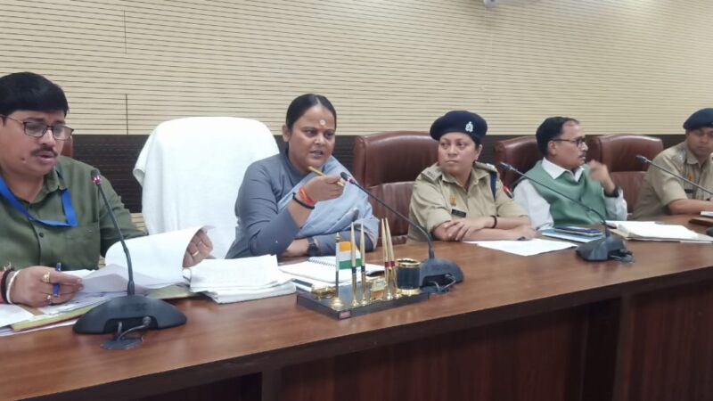 महिला आयोग की सदस्य ने की जनसुनवाई