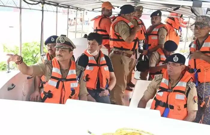 बाढ़ में तैराकी या स्टंट किया तो जाना होगा जेल