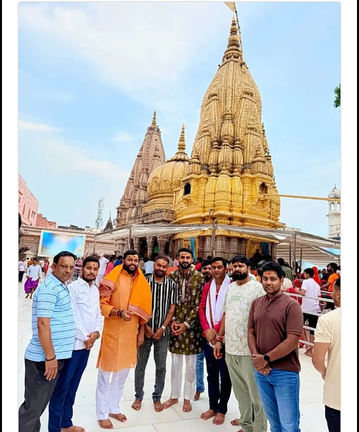 क्रिकेटर आकाशदीप ने काशी विश्वनाथ और बाबा काल भैरव मंदिर में टेका मत्था