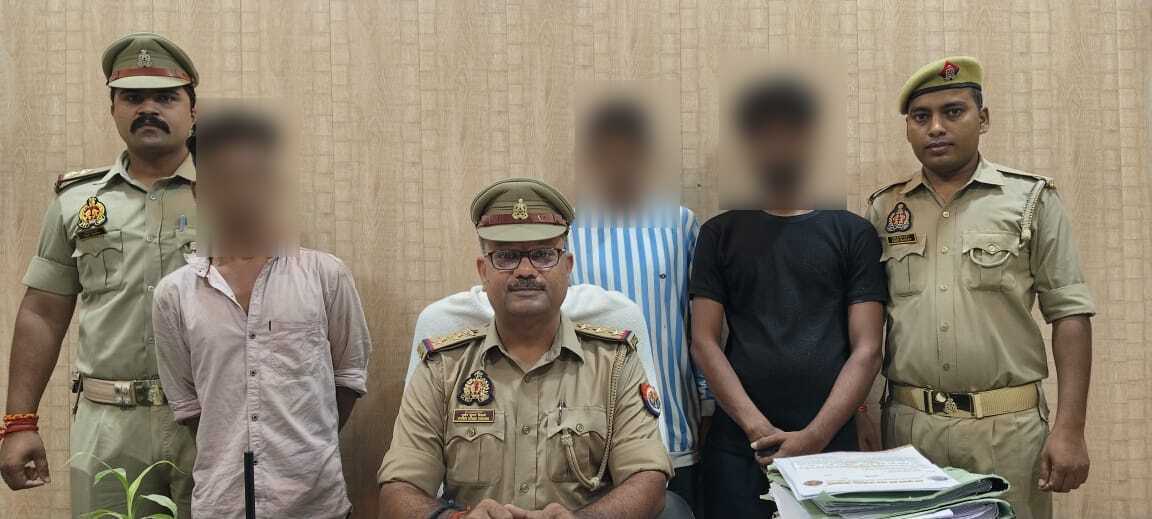 चोरी की ई-रिक्शा संग तीन चोर गिरफ्तार