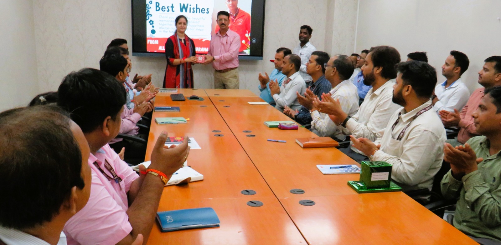 रक्षाबंधन पर बनारस डाक परिक्षेत्र ने बनाया रिकॉर्ड