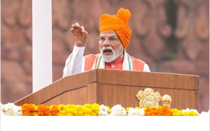लाल किले से मोदी का रिकॉर्ड तोड़ भाषण — 103 मिनट में विकास, संकल्प और पाकिस्तान को चेतावनी