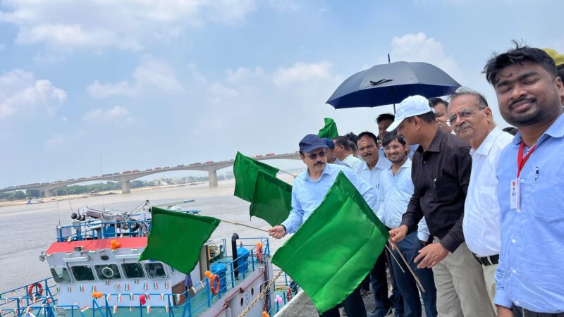 रामनगर से मालवाहक जलयान ‘एम.वी. होमी भाभा’ को रवाना किया गया