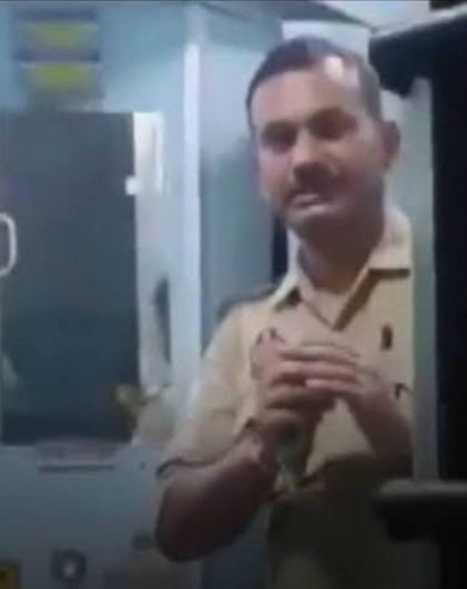 प्रयागराज एक्सप्रेस में जीआरपी सिपाही पर महिला यात्री के साथ छेड़छाड़ का आरोप, सस्पेंड