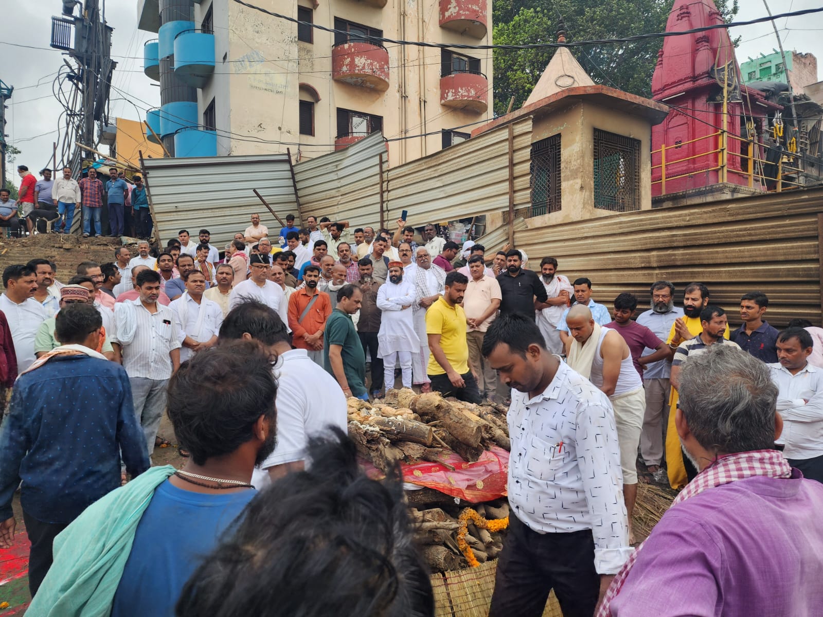 सपत्नीक पंचतंत्र में विलीन हुए कुलपति प्रोफेसर हरे राम त्रिपाठी