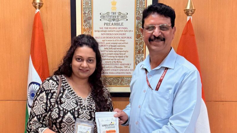 इंडिया पोस्ट के साथ बनारस के उत्पादों का निर्यात बढ़ेगा: कर्नल विनोद