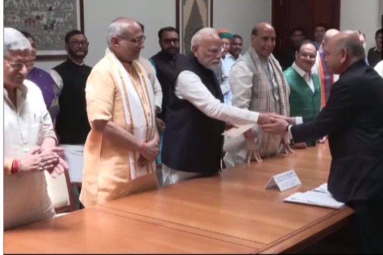 उपराष्ट्रपति चुनाव 2025 : सीपी राधाकृष्णन ने दाखिल किया नामांकन