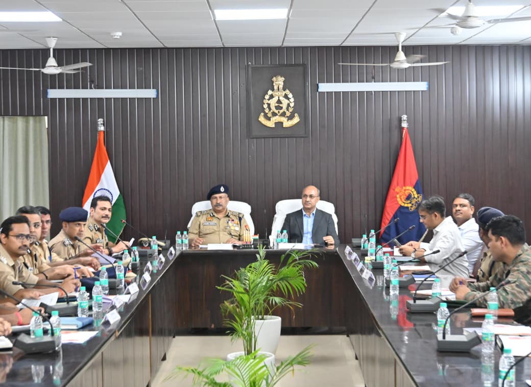 प्रधानमंत्री और मॉरीशस पीएम के दौरे की तैयारियों का मुख्य सचिव संग डीजीपी ने किया स्थलीय निरीक्षण